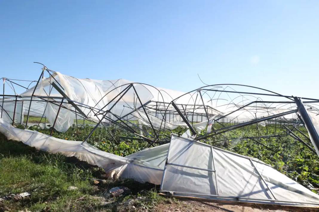 Antalya'da Hortumun Vurduğu Seralara Acil Destek 6